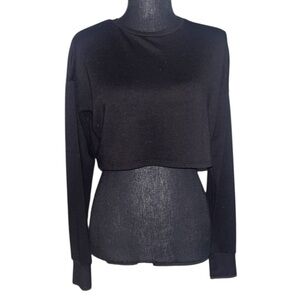 5/25$ ✨ Classic Black Crop Top